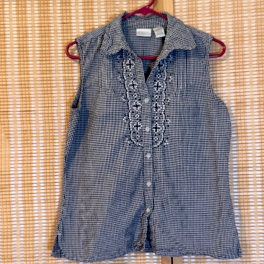 Erika Womens Gingham Embroidered Sleeveless Button Up Blouse Navy White Size M